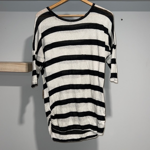 Black and white‎ top